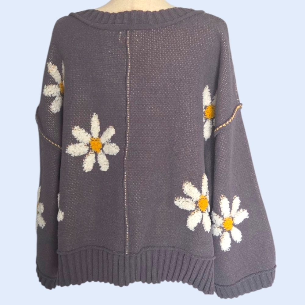 POL Gray Daisy Jacquard Knit Sweater Medium Oversized Cozy V-Neck Pullover - Picture 3 of 8